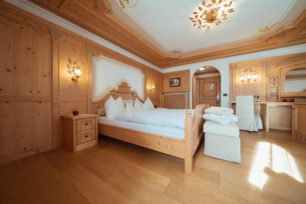 Hotel Colbricon Beauty & Relax ซานมาร์ตีโนดีกัสตรอสซา ภายนอก รูปภาพ
