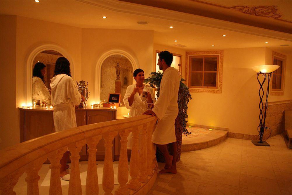 Hotel Colbricon Beauty & Relax ซานมาร์ตีโนดีกัสตรอสซา ภายนอก รูปภาพ