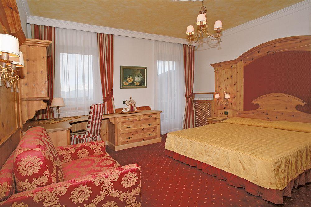 Hotel Colbricon Beauty & Relax ซานมาร์ตีโนดีกัสตรอสซา ภายนอก รูปภาพ