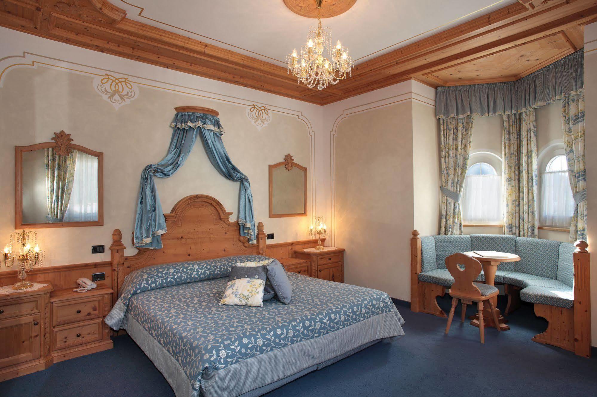 Hotel Colbricon Beauty & Relax ซานมาร์ตีโนดีกัสตรอสซา ภายนอก รูปภาพ